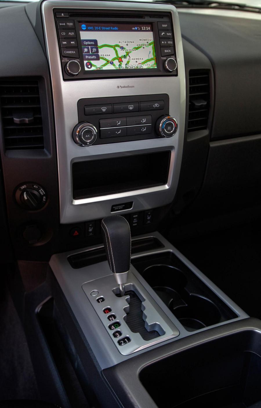 Nissan Titan Pickup 2013 года  (фото 22 из 43)
